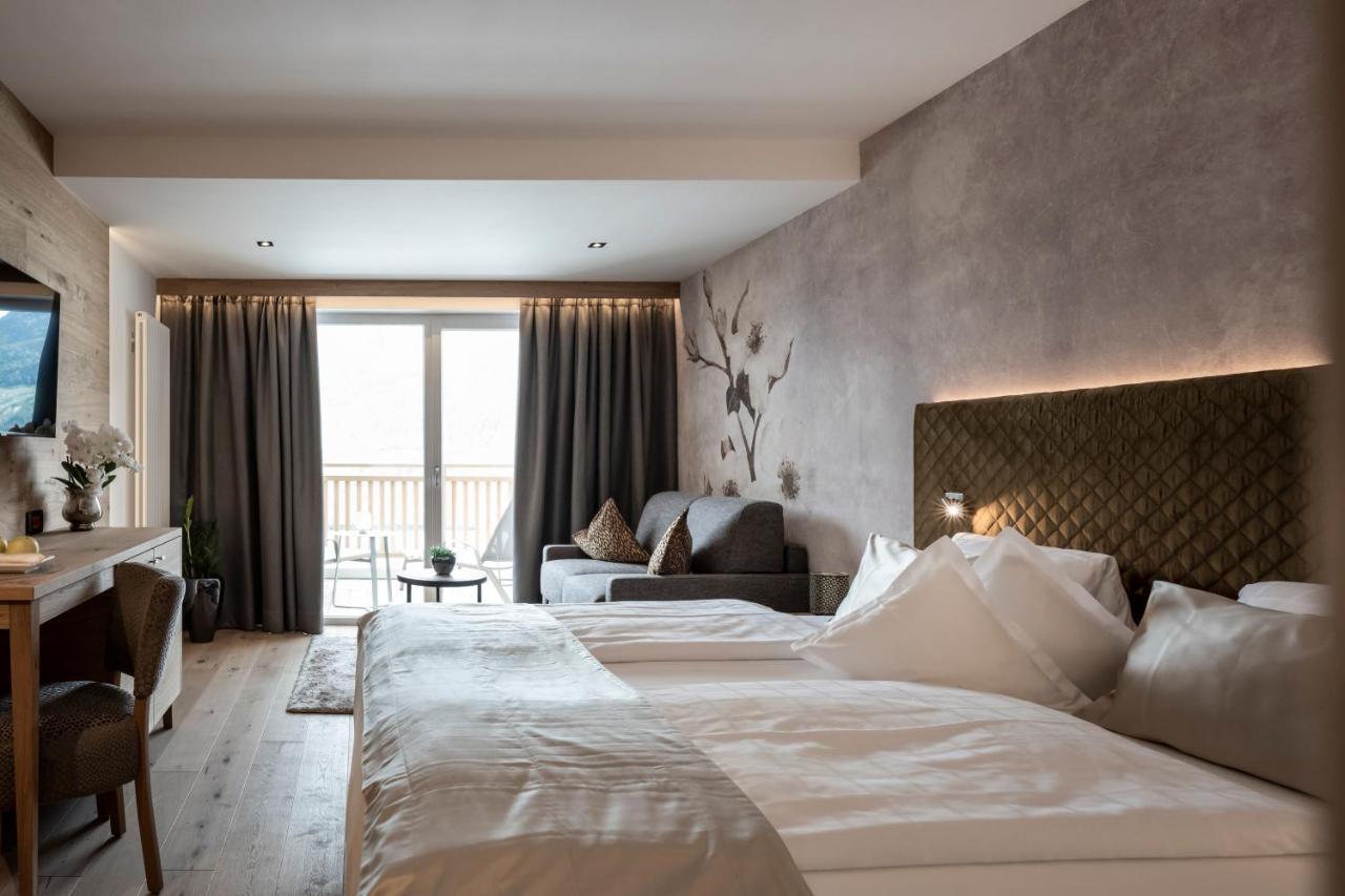 Small&Beautiful Hotel Gnaid Tirolo Esterno foto