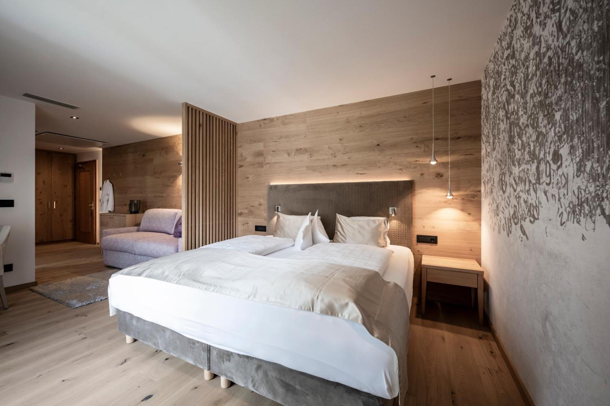 Small&Beautiful Hotel Gnaid Tirolo Esterno foto